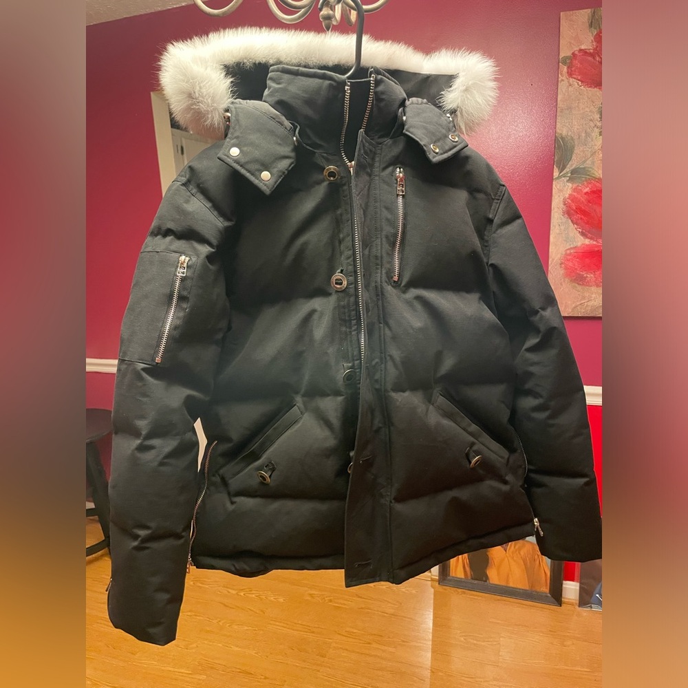 Moose knuckle 3q black with white fur